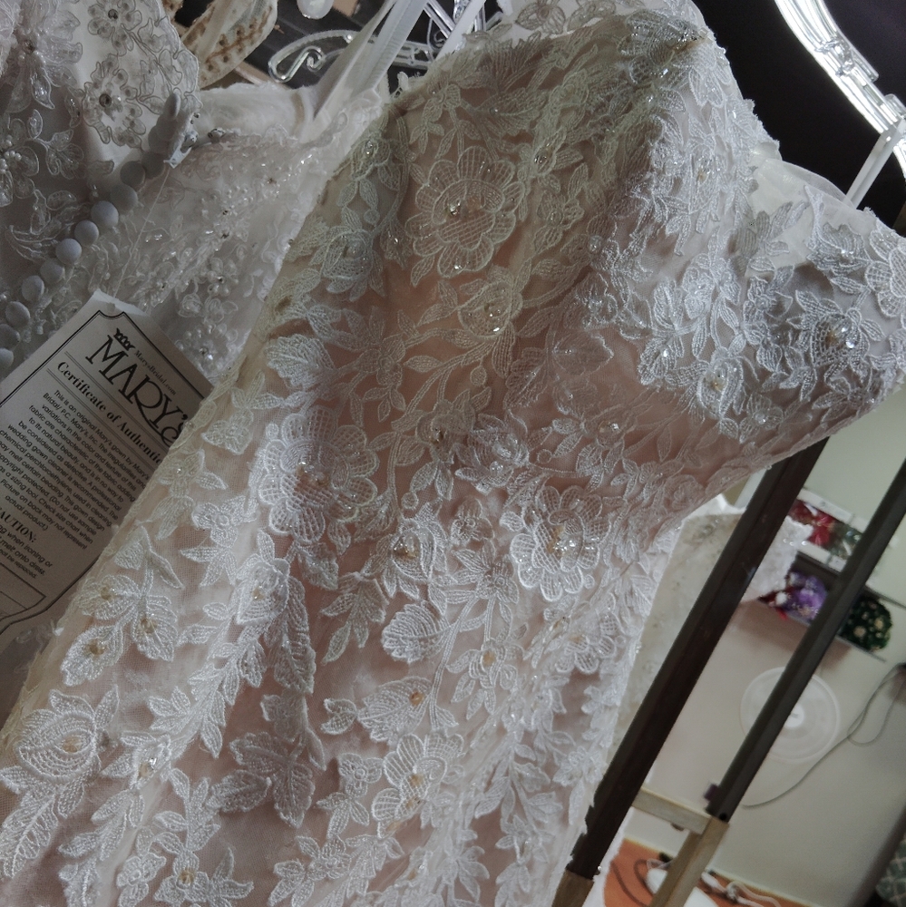 Wedding gown
